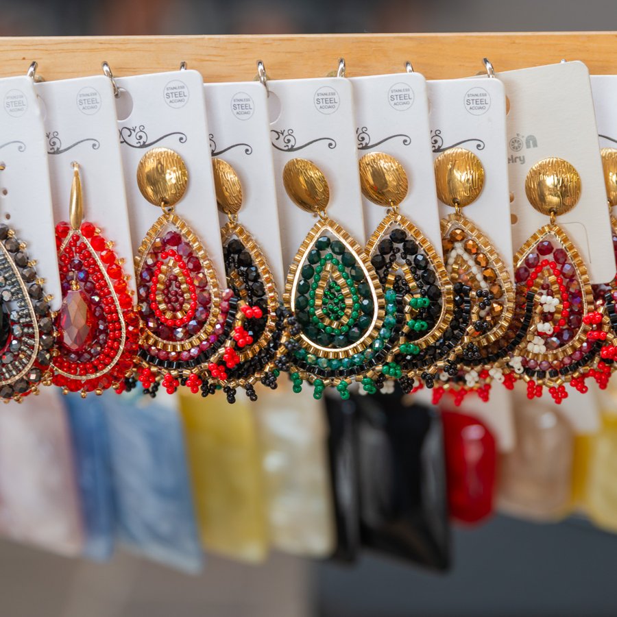 Modeschmuck-Ohrringe, verschiedene Farben